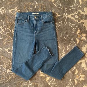 Levi’s 720 High Rise Super Skinny Jeans